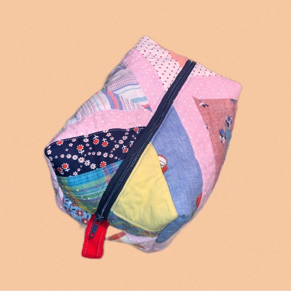 Handmade Vintage Quilt Toiletry Bag | Large Patchwork Makeup Bag - Picture 4 of 7